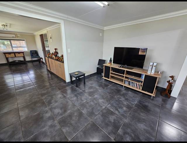 3 BEDROOM HOUSE FOR SALE IN LOCHVAAL